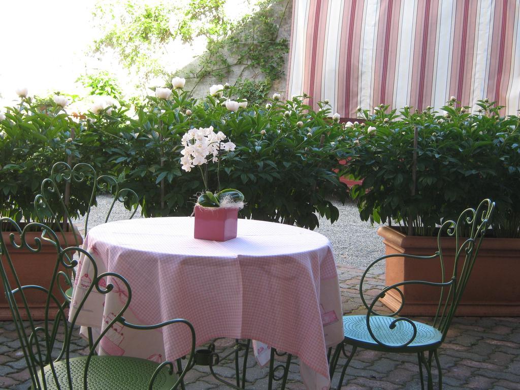 B&B Ristorante Del Monte Colleretto Giacosa Екстер'єр фото